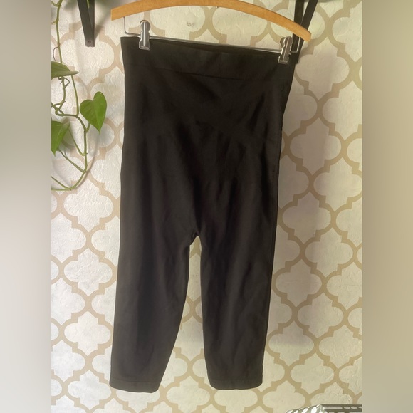 Blanqi Everyday Cropped Maternity Legging Black Size XL - Picture 3 of 5